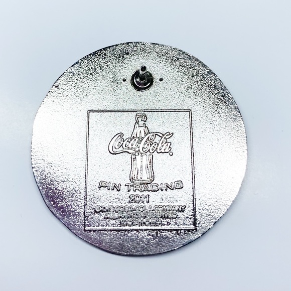 Vintage 2011 Atlanta Coca Cola Pin Trading Auth - Picture 5 of 11